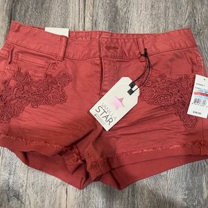 Vanilla Star salmon shorts